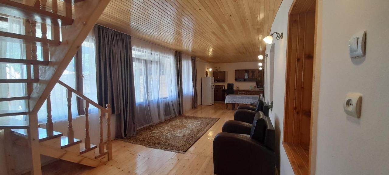 Guest House Lekhtagi Mestia Eksteriør billede